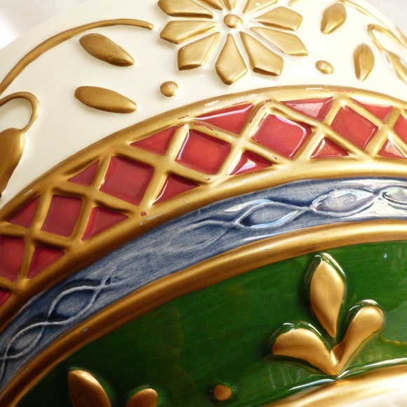 Fitz and Floyd Classics Jolly St. Nick Hand painted Holiday Ceramic covered Bowl - Picture 9 of 12